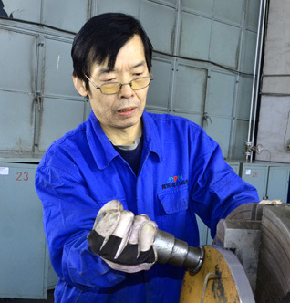 大唐國(guó)際陡河發(fā)電廠(chǎng)孫志利:從工作狂人到修配達(dá)人 - 中國(guó)電力網(wǎng)-