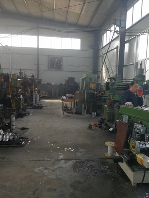 數(shù)控車床工2名,滾齒插齒工2名